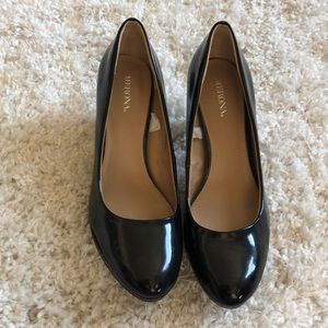 Like New Black Shiny Pumps